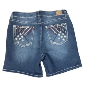 Love Indigo Patriotic Americana Mid Rise Embroidered Stretch Blue Denim Shorts W